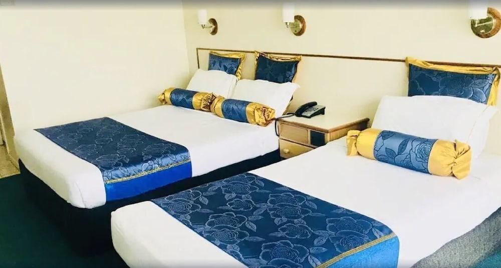 Acacia Court Hotel Кернс Екстер'єр фото
